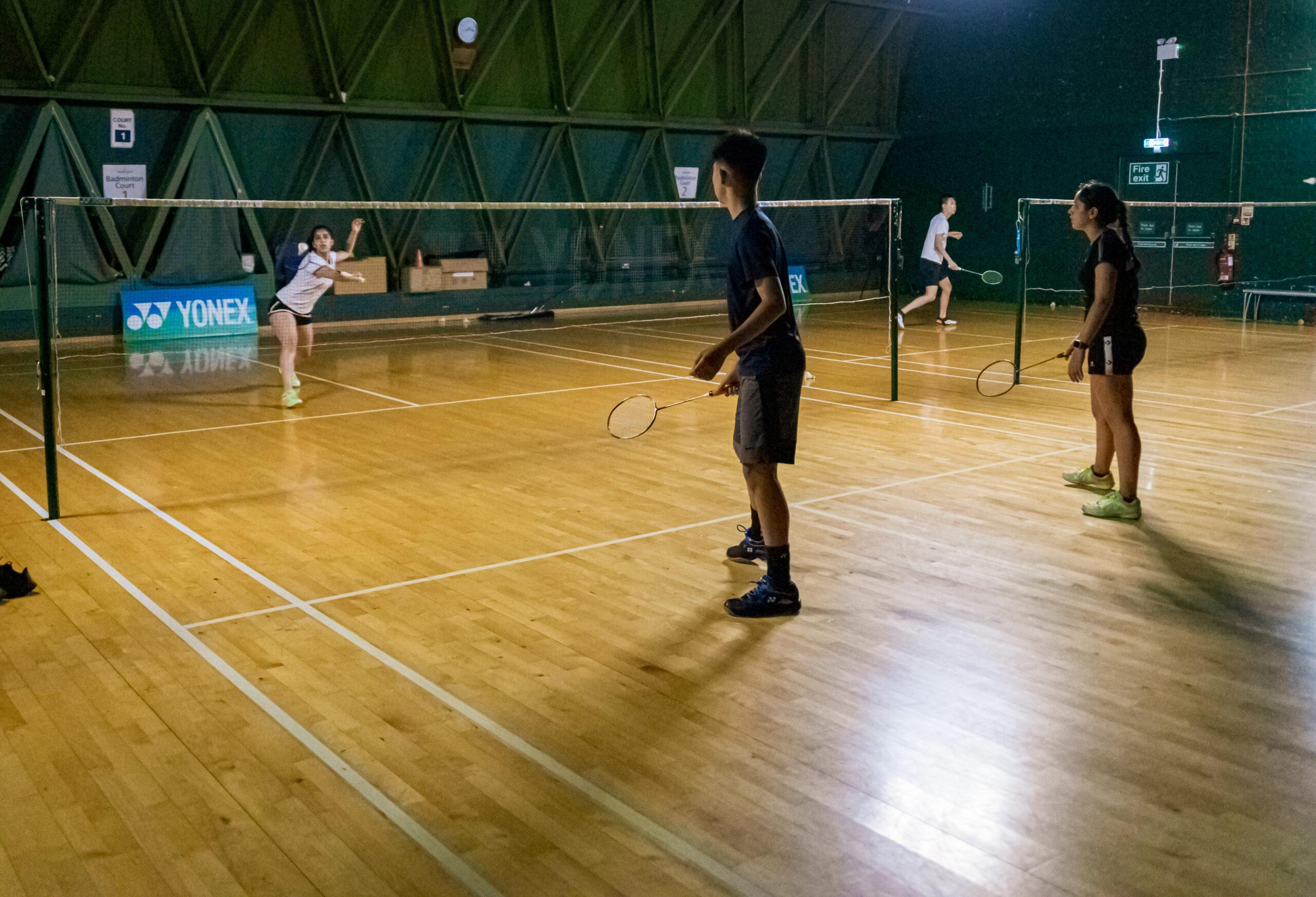 Indoor Badminton Practice Training Machine and Badminton Trainer